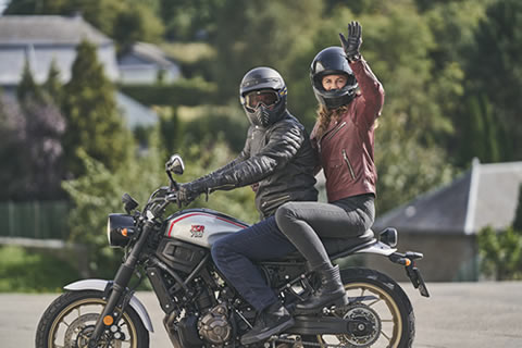 Bluetooth_Communications_couple