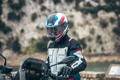 Schuberth_C5_Helmet_City_Blog_a